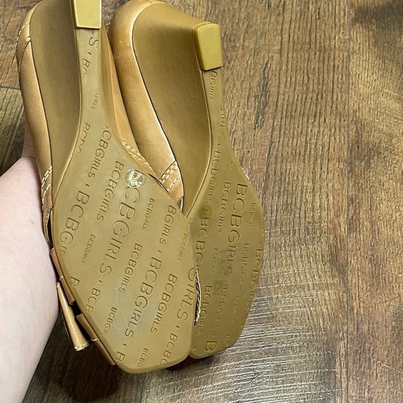 BCBGirls Open Toed Tan Youth Wedge Heels Size 8 - Picture 6 of 7